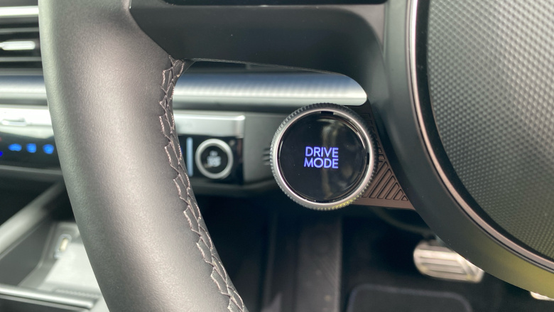 Hyundai IONIQ 6 168kW Premium 77kWh 4dr Auto Electric Saloon